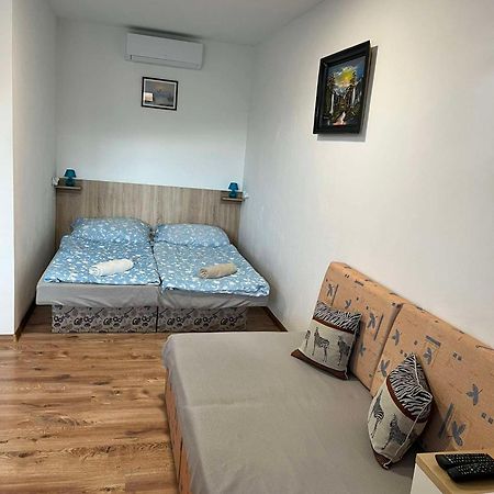 Bekivi Apartmany Dunajska Streda Bagian luar foto
