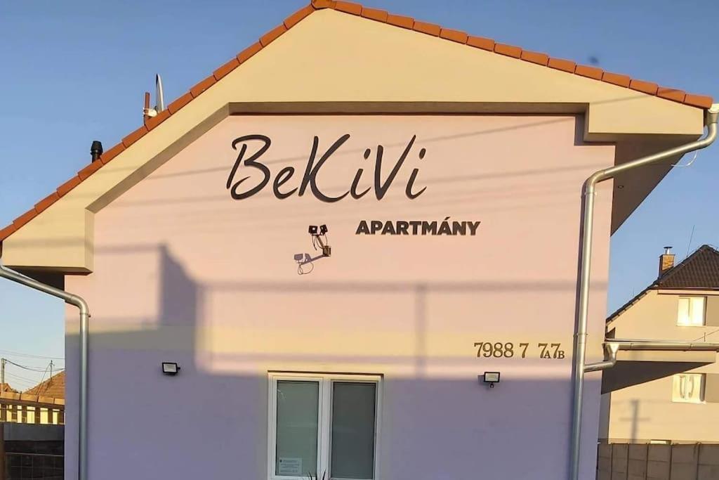 Bekivi Apartmany Dunajska Streda Bagian luar foto