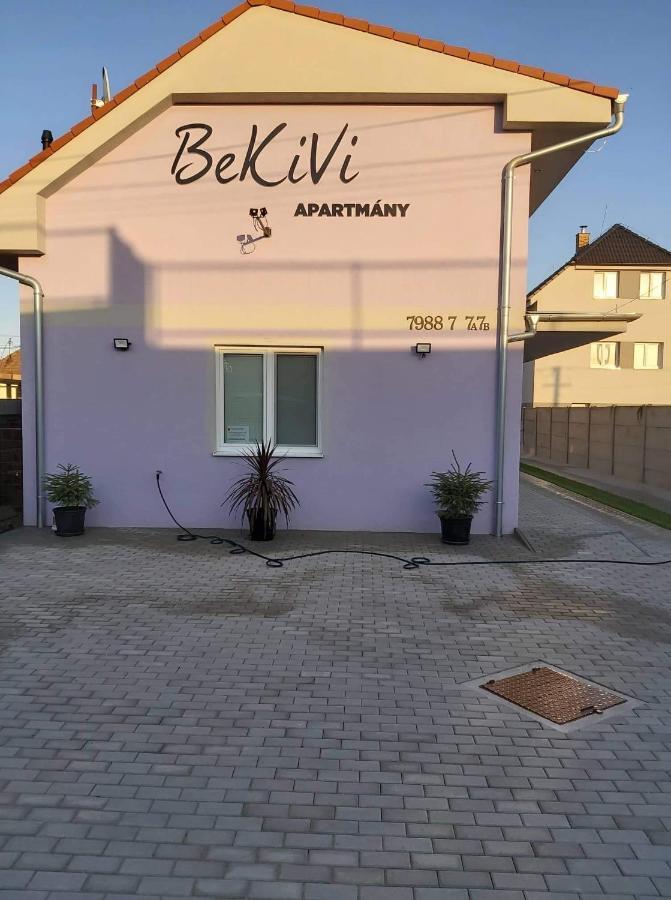 Bekivi Apartmany Dunajska Streda Bagian luar foto
